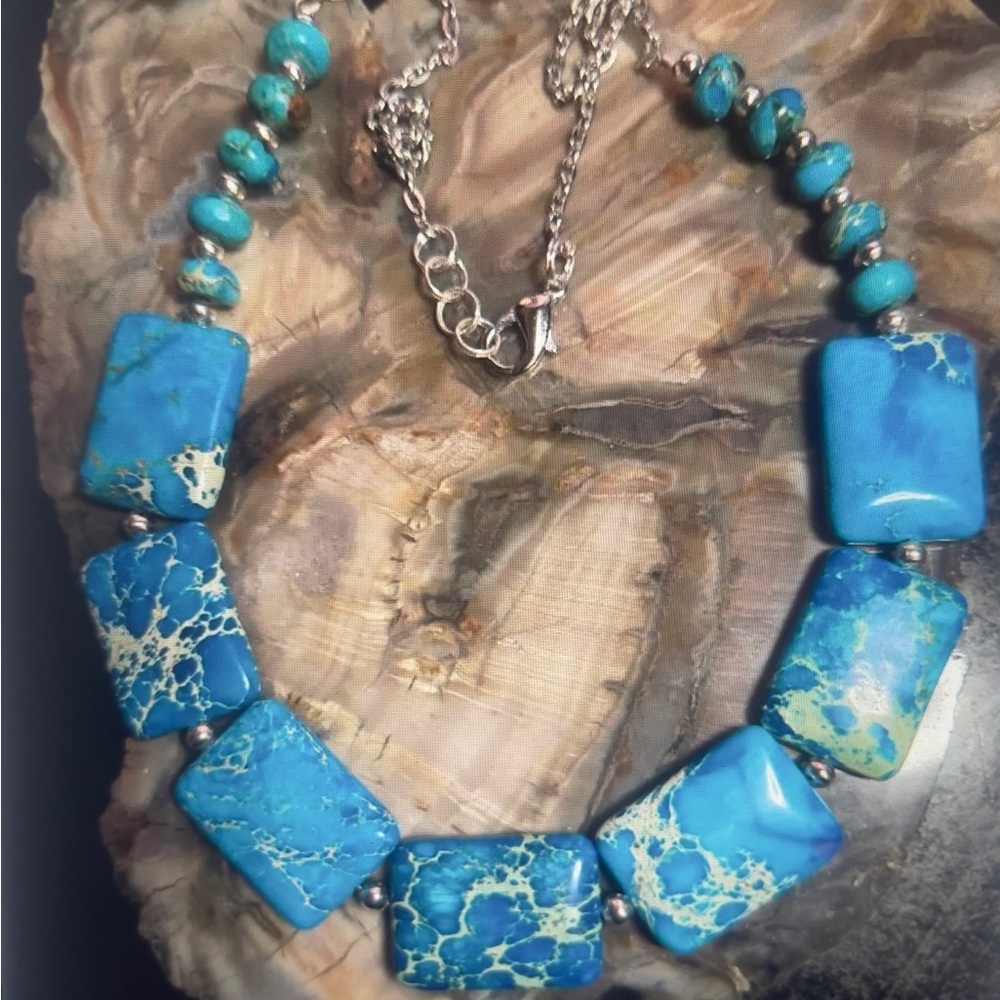 NWOT Turquoise Blue Sea Sediment Jasper
Necklace with Rondelle Beads